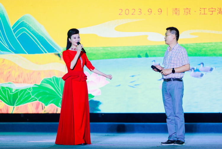 2023年9月9日，于文华参演“湖熟鸭颂”文艺演出 - 副本.jpg